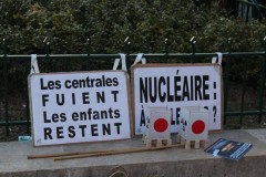 les-centrales-fuient_les-enfants-restent.jpg