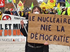 2021-03-13_le-nucleaire-nie-la-democratie.jpg